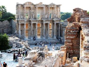 Arkeologlar Derneği İzmir Şube Başkanı Yrd. Doç. Dr. Ahmet Uhri: