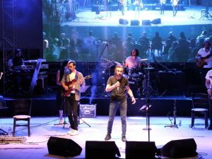 Akşehir’de Resul Dindar ile Karadeniz rüzgarı esti