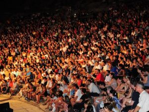 Sertap Erener konserini bir türlü bitiremedi