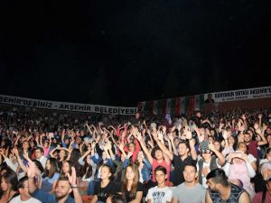 Akşehir’de Buray konseri