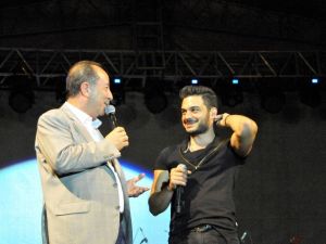 Zor soru karşısında İlyas Yalçıntaş’ın nutku tutuldu