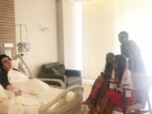 Demet Akalın, Nur Yerlitaş’ı ziyaret etti