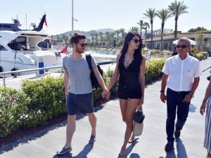 Adriana Lima yazar sevgilisi ile Bodrum’da tatilini sürdürüyor