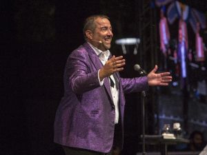 Bursa’da Ata Demirer coşkusu