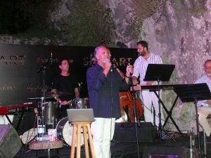 Fatih Erkoç, yeni albüm müjdesini Bergama’da verdi