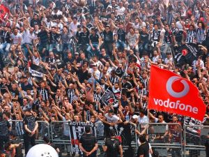 Vodafone ‘Arkadaşını getir’ kampanyasını uzattı