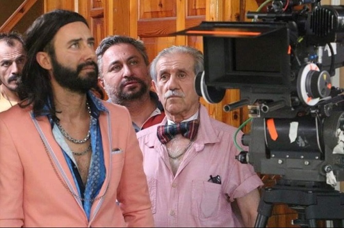 Aydınlı oyuncuların da yer aldığı ‘Amigos’ sizi çağırıyor