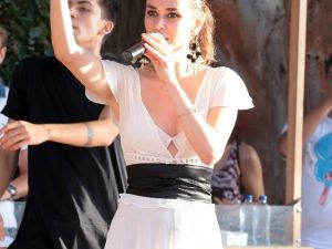 Ayşe Hatun Önal tatilcileri coşturdu