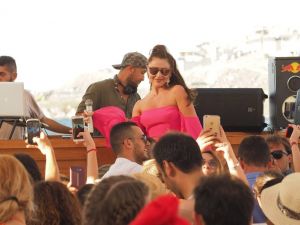 Hadise: “Herkes şampiyon olsun”