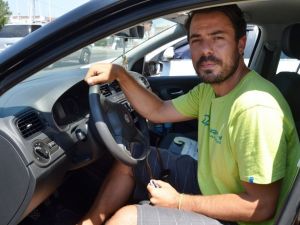 Genç kızların sevgilisi yakışıklı oyuncuya çirkin saldırı