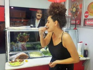 Dilan Çıtak, babası İbrahim Tatlıses’in tezgahının başına geçti