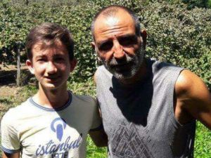 “Memati” fındık bahçesine bakım yapmak için Sakarya’da