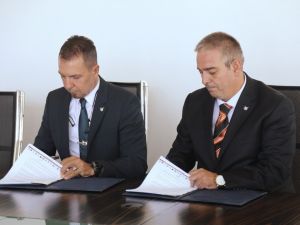 GAÜ Amerikan Koleji İzmir için imzalar atıldı