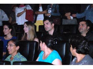 Filmin Değil Fragmanın Galasını Yaptılar