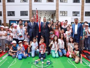 BTK çalışanlarının çocukları da ’Yarını Kodlayanlar’ arasına katıldı