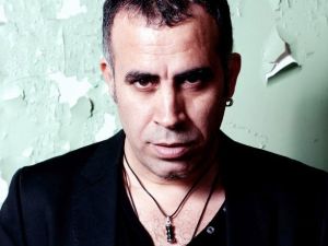 Ünlü sanatçı Haluk Levent’ten Ayvalık yangını için anlamlı çağrı