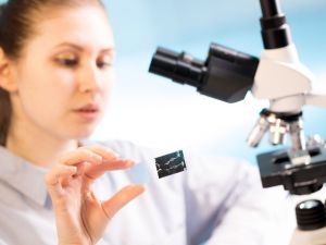 Patolojik tanıda teknikerlerin rolü önem kazanıyor