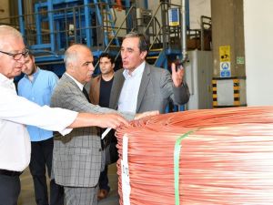 Vali Karahan, NASA’ya bakır kablo üretimi yapan fabrikayı inceledi