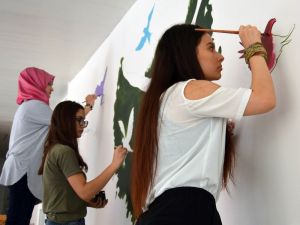 Geleceklerini tuvale çiziyorlar