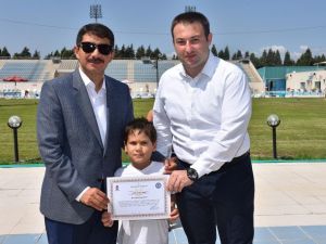 Şehzadeler’in yaz spor okulu sona erdi