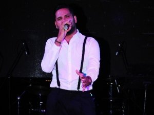 Kürşat Zengin tatilcileri coşturdu