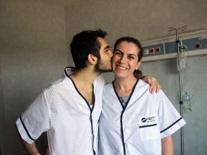 Lübnan’da yaşayan Türk vatandaşı anne oğlunu Türkiye’de tedavi ettirdi