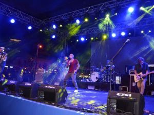 Altınkum Plaj Festivali “Gripin” konseri ile sürdü