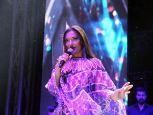 Kocaeli’nde Demet Akalın rüzgarı