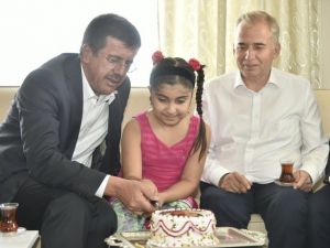 Bakan Zeybekci’den şehit kızına doğum günü sürprizi