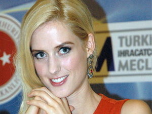 Wilma Elles ‘Caroline’yi Unutturmak İstiyor