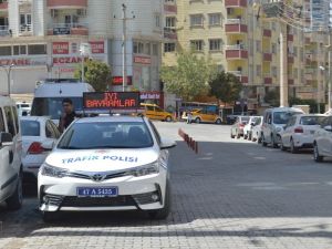Trafik polislerinden vatandaşa ceza yerine bayram tebriği