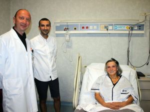 Kilo verip karaciğer nakli olan anne oğlun çifte bayramı