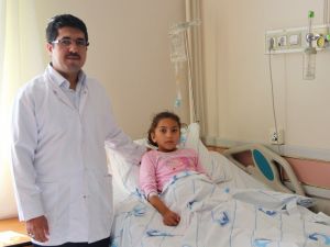 Kütahya’da ilk defa çocuk hastaya perkütan yöntemle böbrek taşı ameliyatı