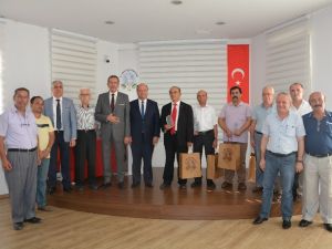 ’Efeler ve Efelik’ konulu şiir yarışmasında dereceye girenler ödüllendirildi