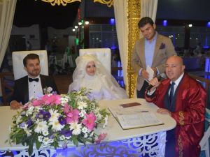 Dokur ve Bahar ailelerinin mutlu günü