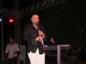 Hüsnü Şenlendirici Kınık Hasat Festivali’nde