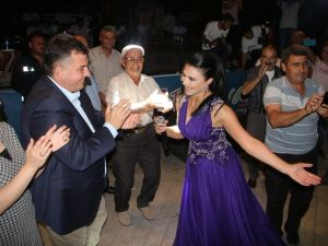 Kınık Hasat Festivali’nde Ankaralı Ayşe coşkusu
