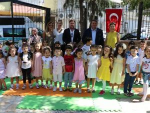 Miniklerin ilk mezuniyet heyecanı