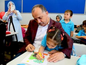 Bağcılar’da 22 okul depreme karşı yenilendi