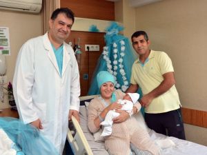 Çip yöntemiyle anne oldu, bebeğine doktorunun adını verdi