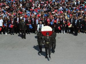 Ankara Üniversitesi öğrencilerinden Anıtkabir’e ziyaret