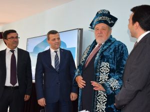 Prof. Dr. İlber Ortaylı, Ahmet Yesevi Üniversitesi’nde konferans verdi