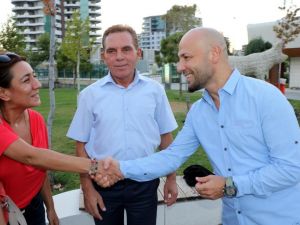 Kahraman Tazeoğlu’na büyük ilgi