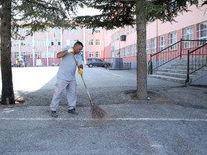 Sincan Belediyesi, okulları öğrenciler için hazırladı