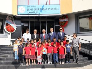 15 Temmuz şehidinin babası ile gazi kardeşi öğrencilerin yanında