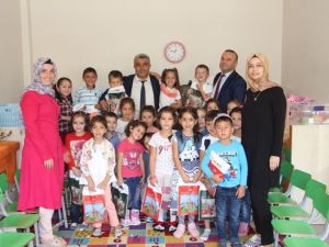 Başkan Fatih Çalışkan’dan öğrencilere hediye