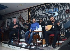 Seyfi Doğanay İzmir’de Coşturdu