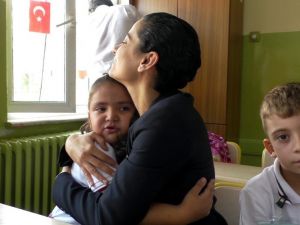 Kadın Kaymakamdan anne şefkati