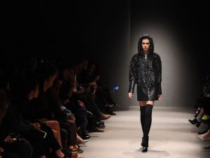 Miss Turkey 2017 kraliçesi Itır Esen’in tacı geri alındı