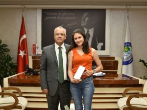 Salihli fakültesinin ilk öğrencisi Başkan Kayda’yla buluştu